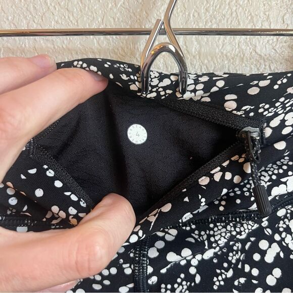 Lululemon Tight Stuff Tight I| *25"'
Chirasu Black - Picture 5 of 9